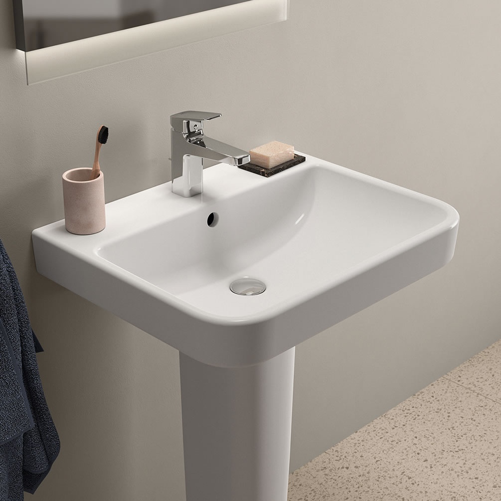 Lifestyle image of Ideal Standard i.life B 600mm Pedestal Basin